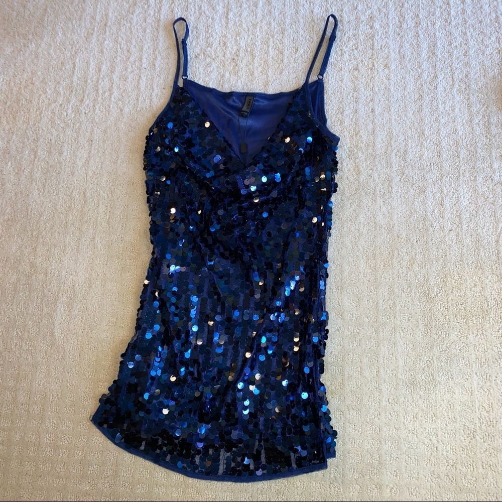 NWT beautiful blue Only sequinned tank top